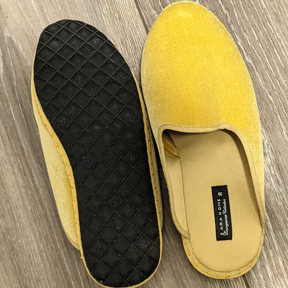 ZARA | slippers, golden yellow. size 9 - Picture 4 of 5